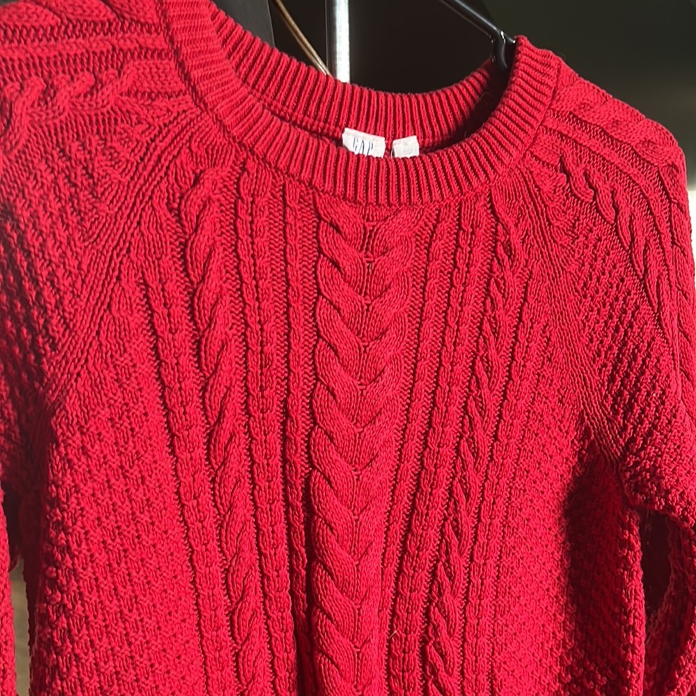 GAP cable knit sweater